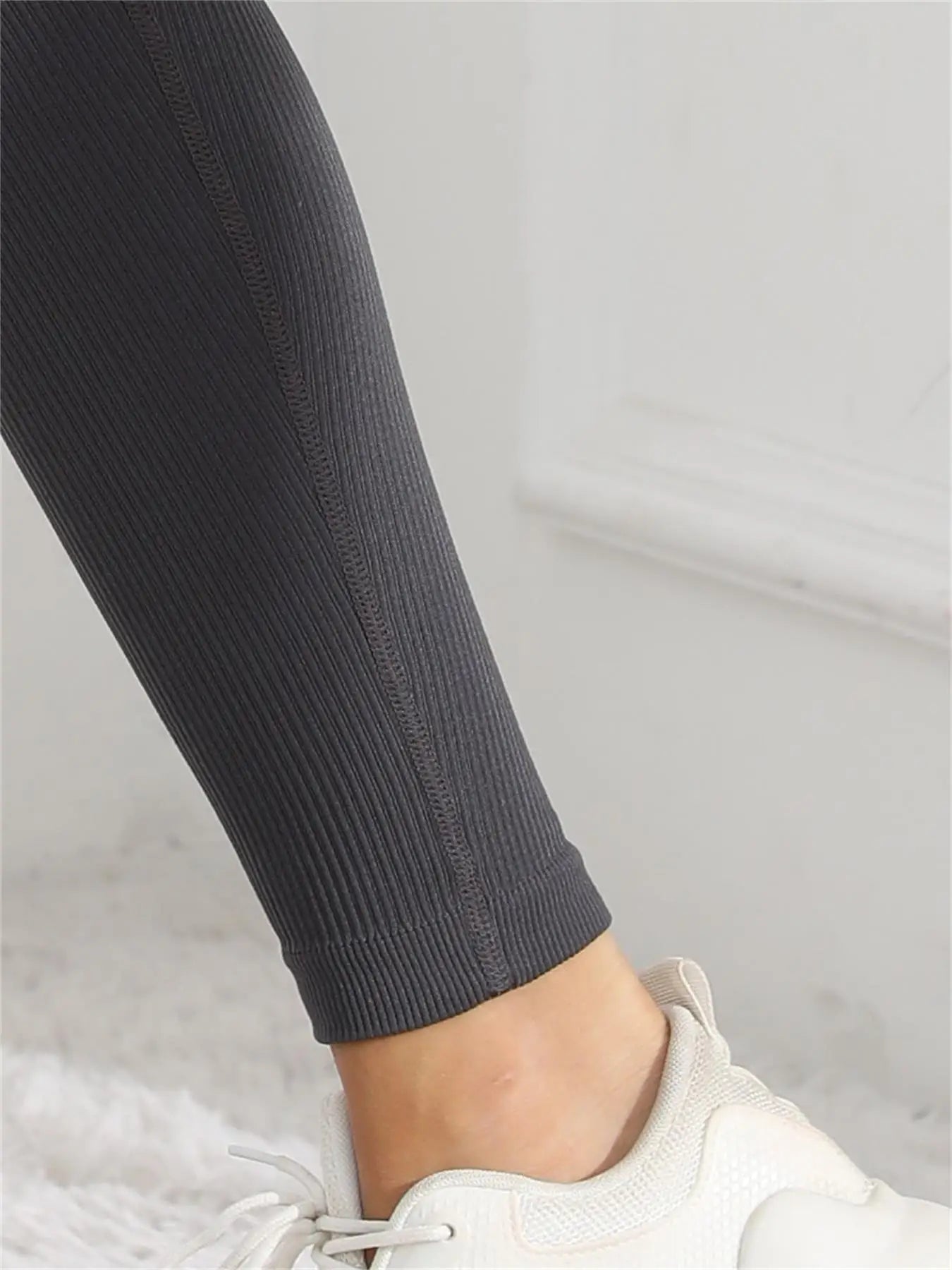 17. Pantalon "Flare" Signature