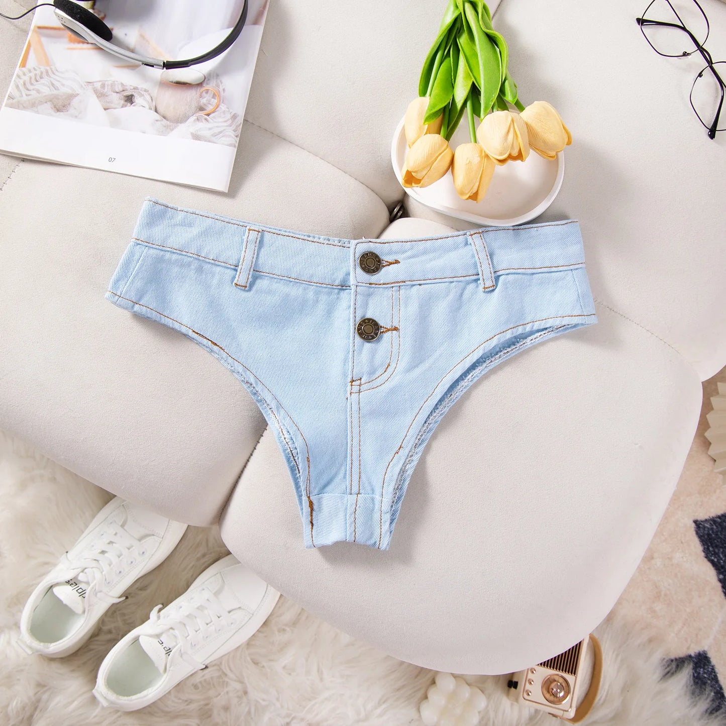 11 a Le "Being Human" Denim
