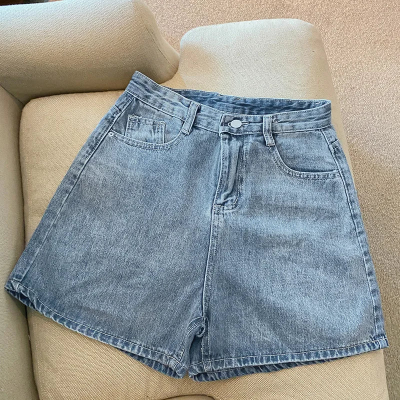 10 a Short "Droit Classique" avec Ceinture