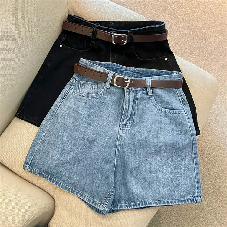 10 a Short "Droit Classique" avec Ceinture