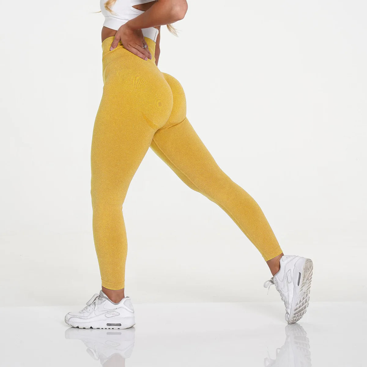 20.. Seamless Sport Yoga Sun