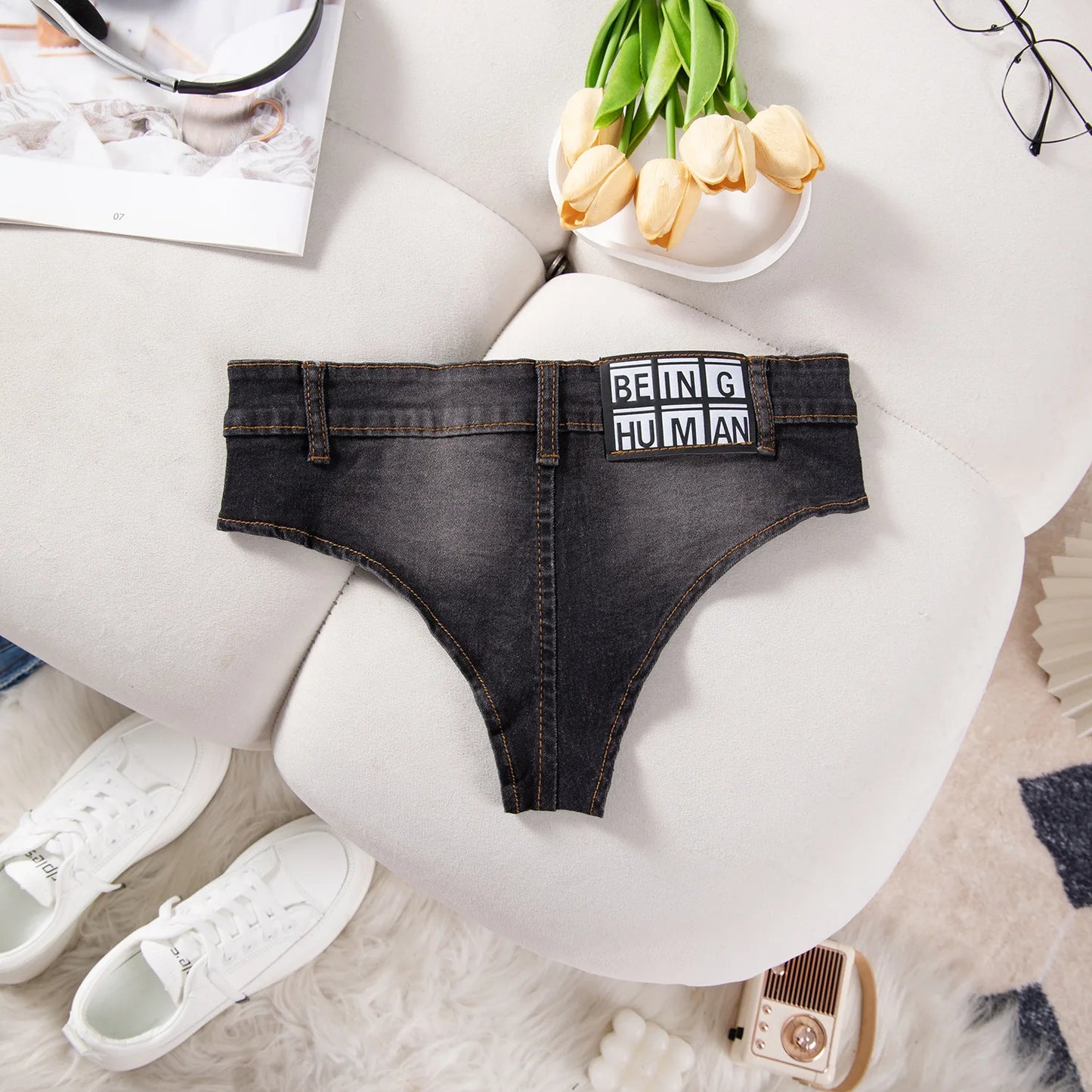 11 a Le "Being Human" Denim