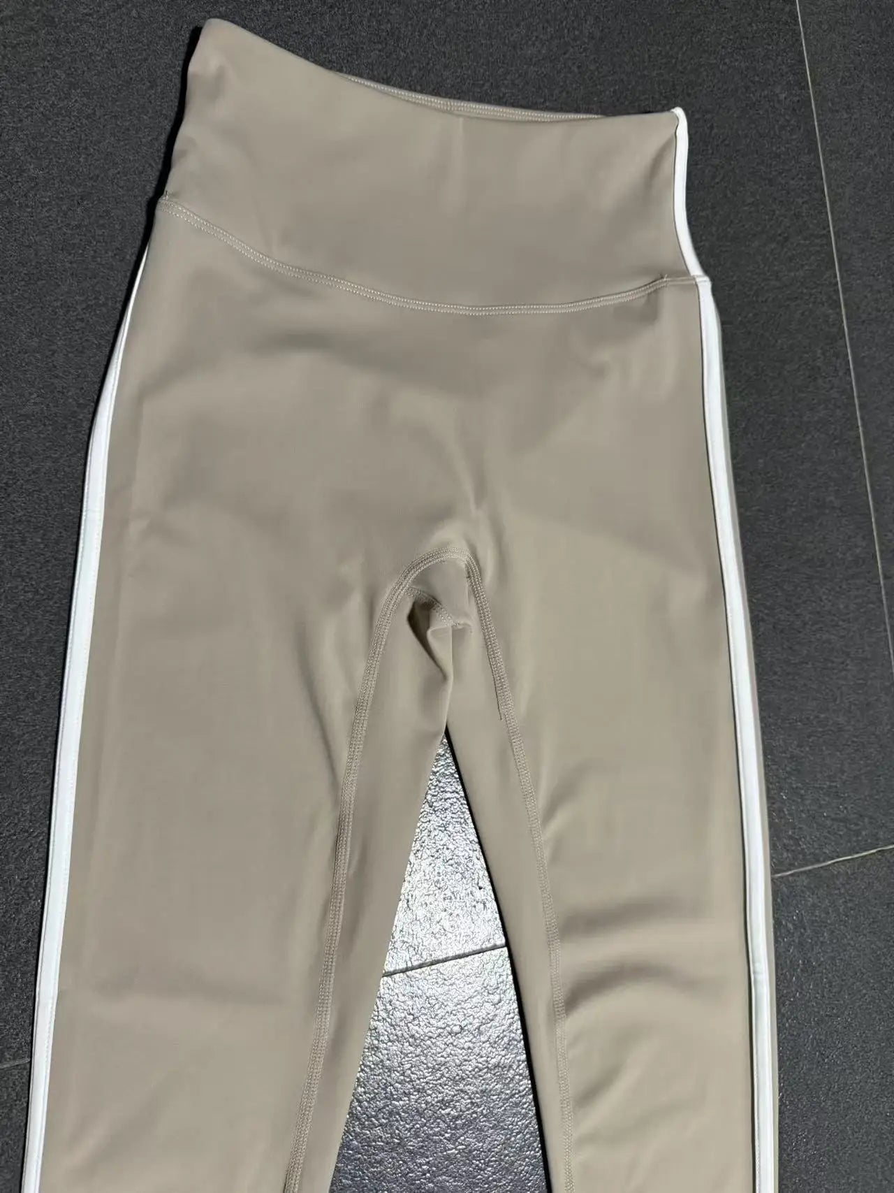 11. Legging Intemporel Chic