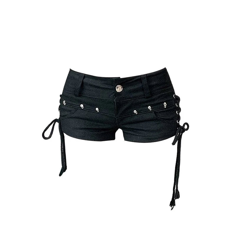 9 a Short "Gothic Noir" à Lacets