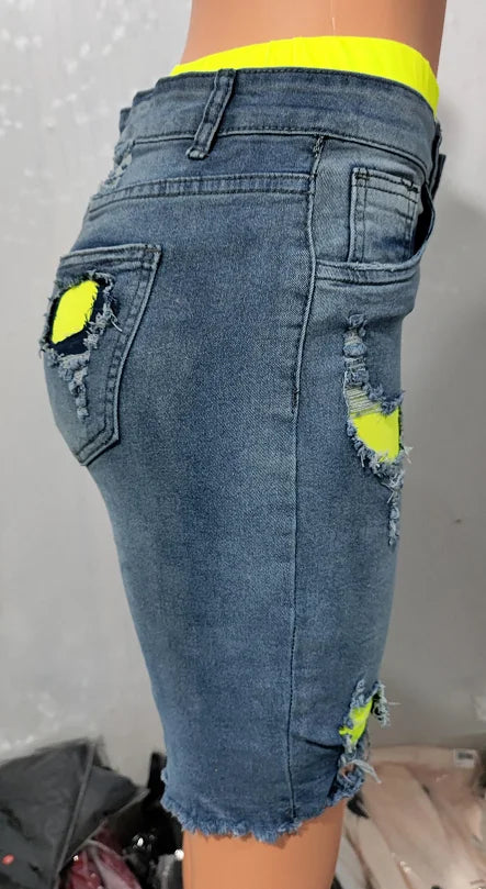 15 a Le "Distressed" Taille Haute