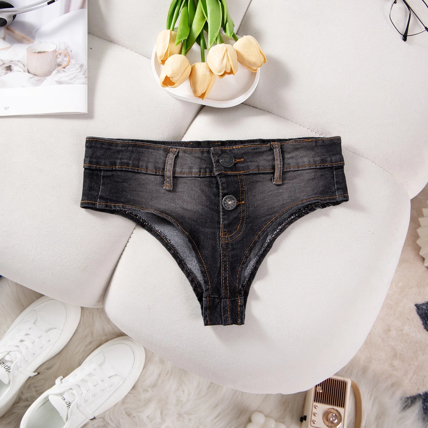 11 a Le "Being Human" Denim