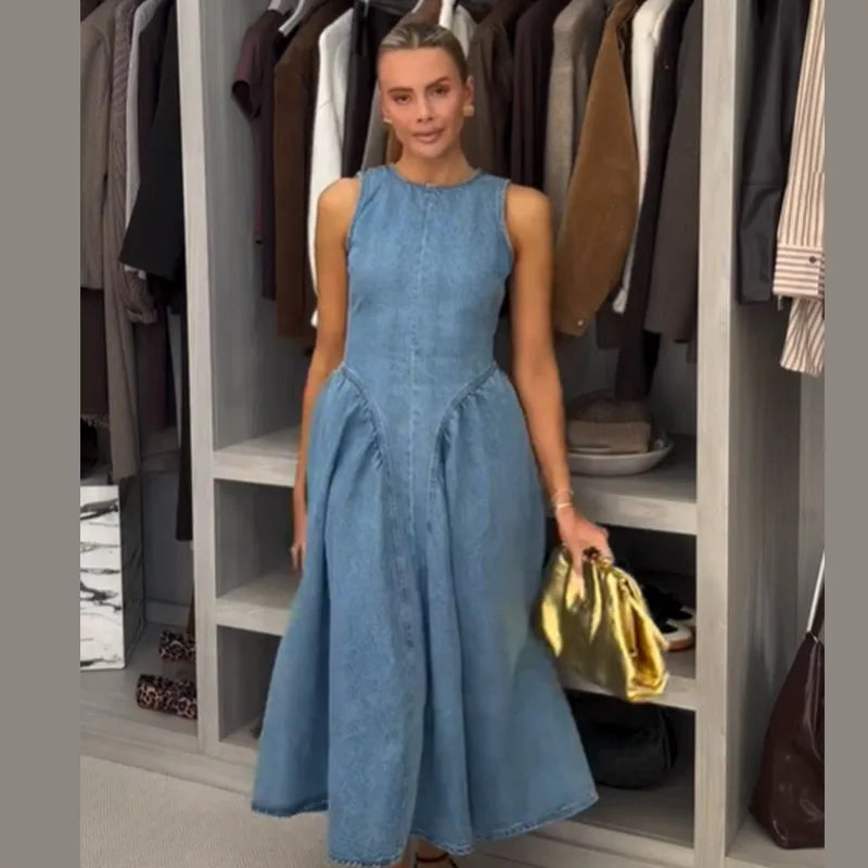 5 a Robe Denim "Élégance Boutonnée"