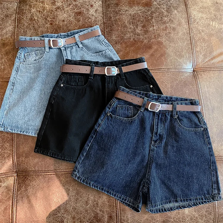 10 a Short "Droit Classique" avec Ceinture