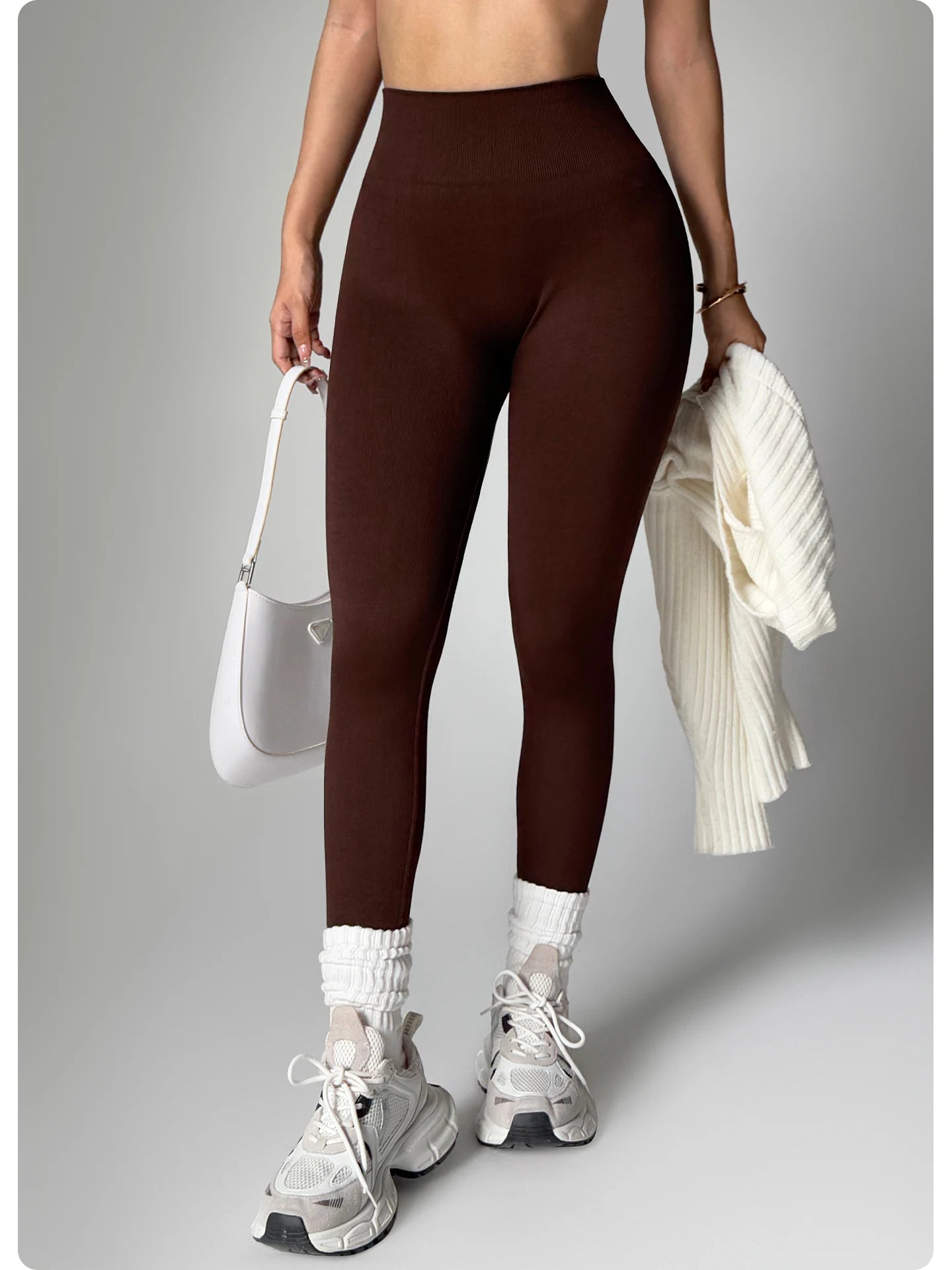 11 - Le Luxe Thermique (Women's Fleece Lined)