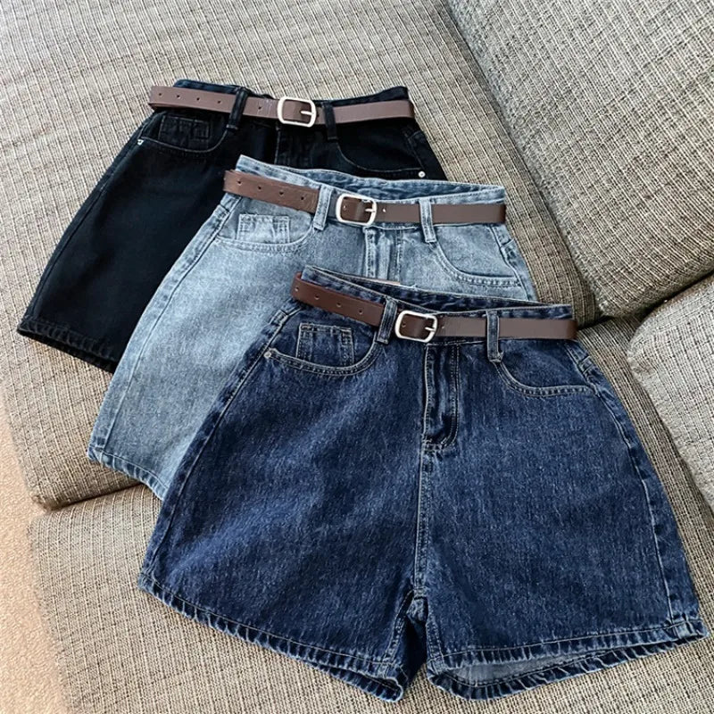 10 a Short "Droit Classique" avec Ceinture