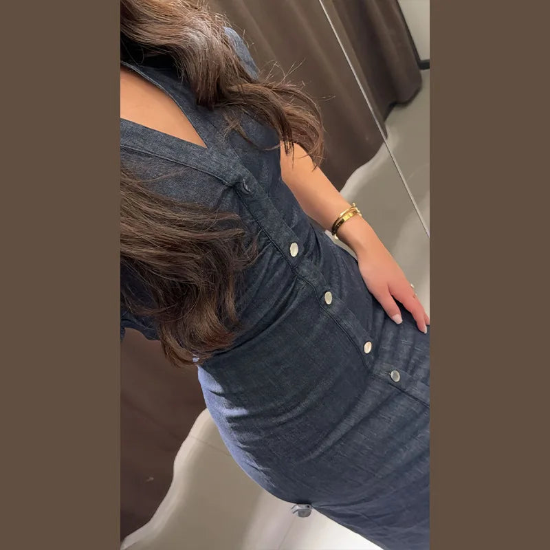 5 a Robe Denim "Élégance Boutonnée"