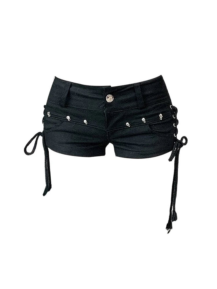 9 a Short "Gothic Noir" à Lacets