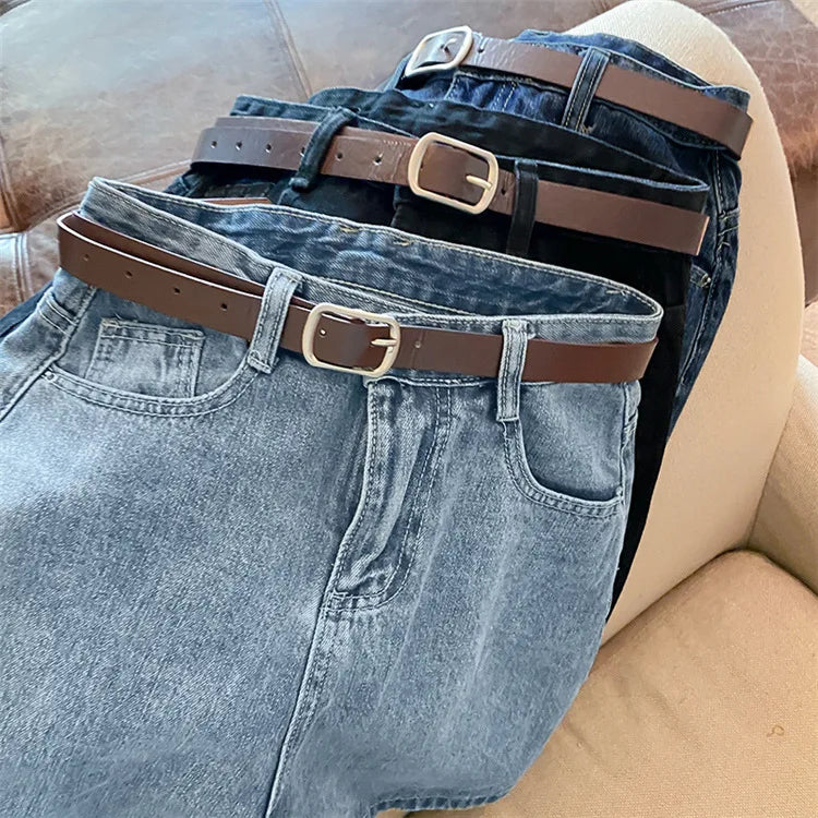 10 a Short "Droit Classique" avec Ceinture