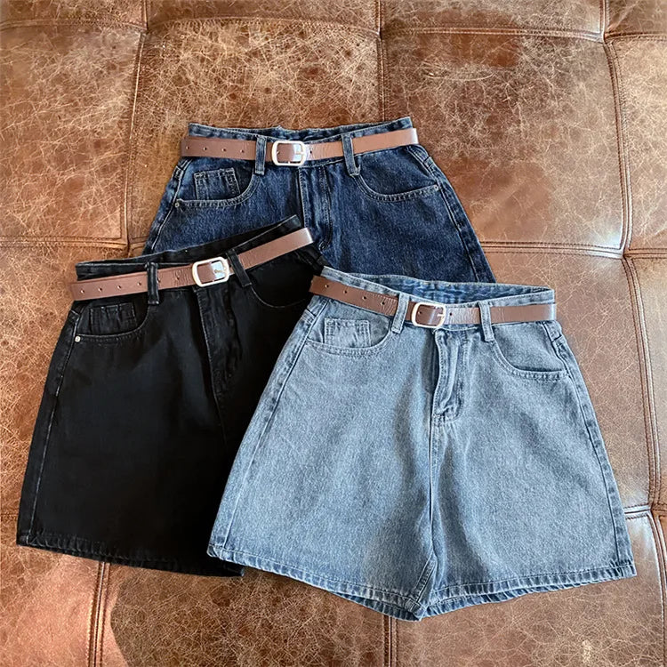 10 a Short "Droit Classique" avec Ceinture