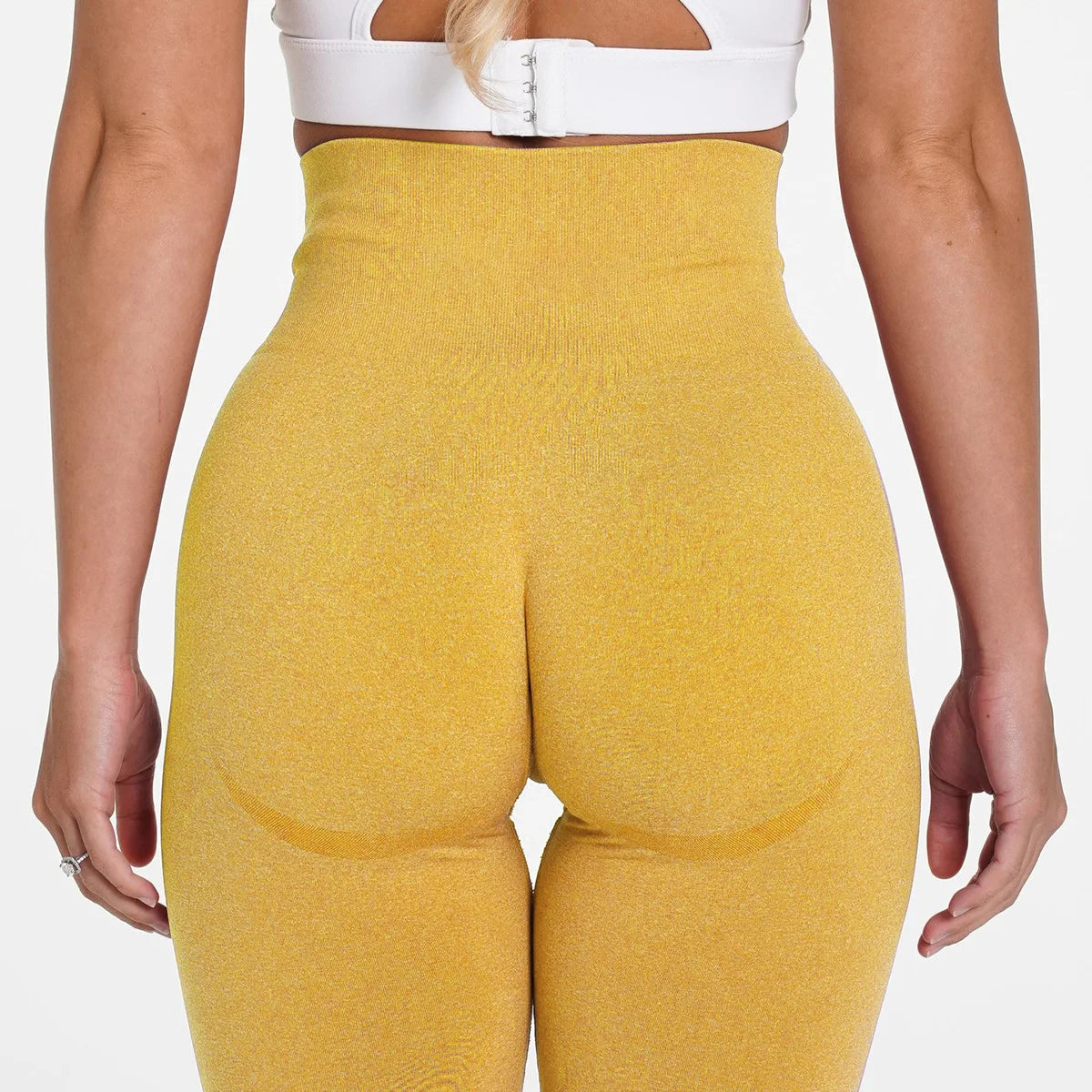 20.. Seamless Sport Yoga Sun