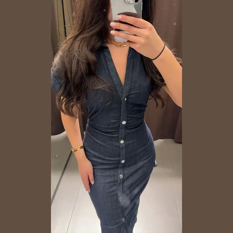 5 a Robe Denim "Élégance Boutonnée"